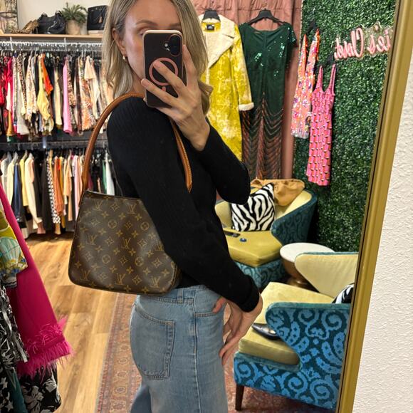 SOLD***Louis Vuitton Monogram LV Looper Shoulder Bag Vintage - Picture 14 of 15